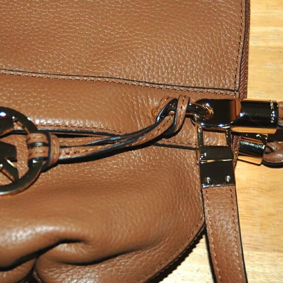 Michael Kors MK Soft Leather Handbag Medium Large Tote Zippered Purse EUC - Picture 5 of 12